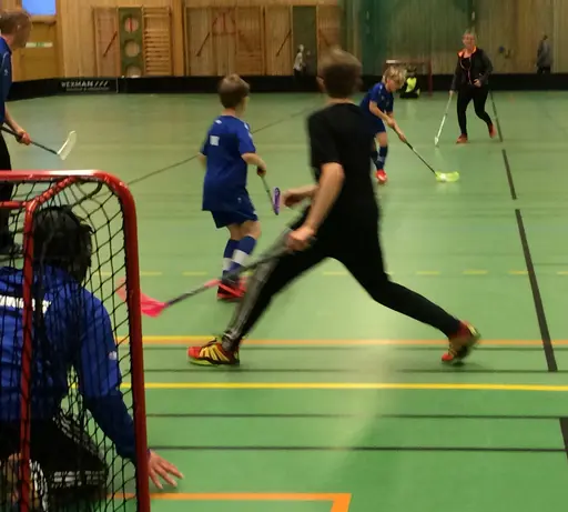 Föräldrarna fick bekänna färg mot barnen!
