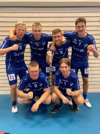 Vinst i borta matchen mot Skara IBK med 9-8 efter förlängning.
