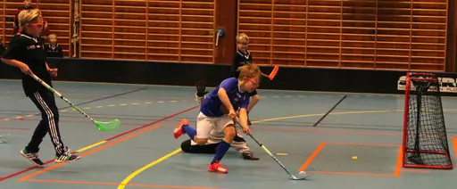 Glödhett spel trots utelåsta i -10 grader i 30 min. Imponerande!