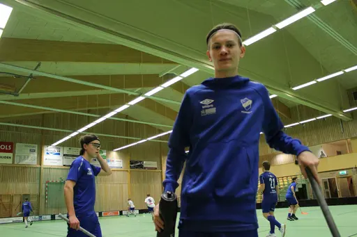 Fröjereds killar P02/01 inför match i sparbankshallen.