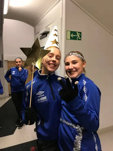 Givetvis Lucia, tärnor och stjärn"gossar"