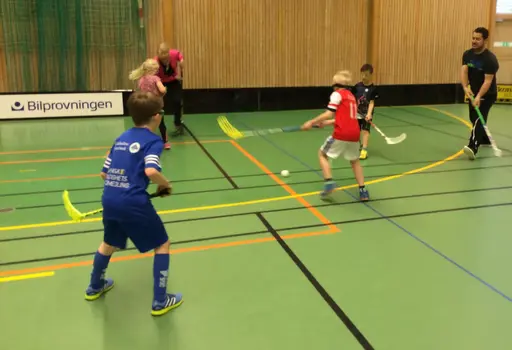 Föräldramatch, prisutdelning och korvätning stod i fokus på 09-avslutningen.