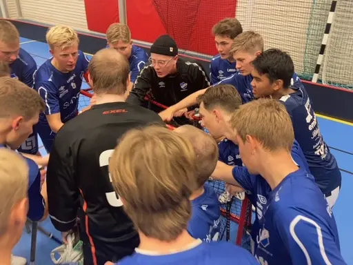 Vinst i borta matchen mot Skara IBK med 9-8 efter förlängning.