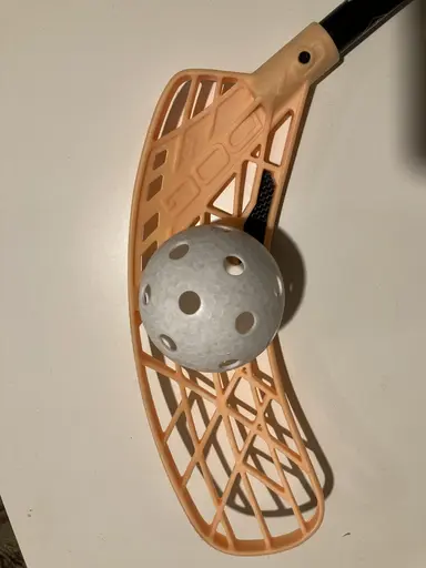 Hur har vi det med bollkontrollen? Fram med stickan och kör lite skillsövning!