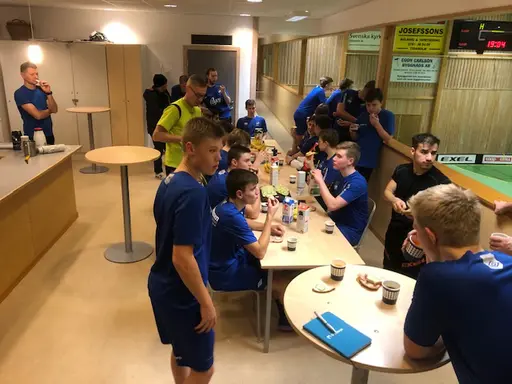 Tisdagsträning med fika och teori