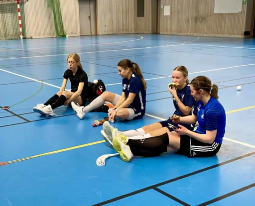 Sista träningen före Jul avslutas som alla andra år med tomtekross och givetvis torsdagsmackan !