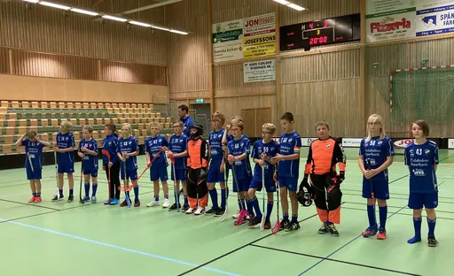 Grabbarna klockrent uppställda för tackning!