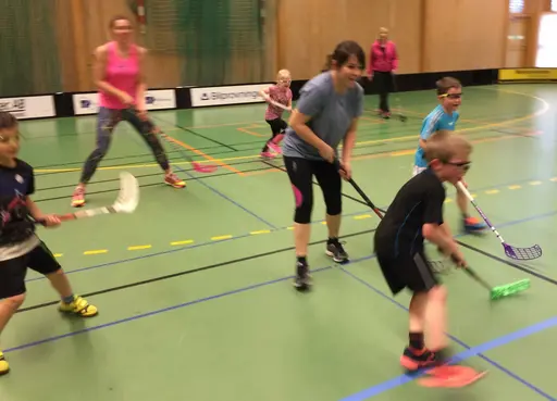 Föräldramatch, prisutdelning och korvätning stod i fokus på 09-avslutningen.