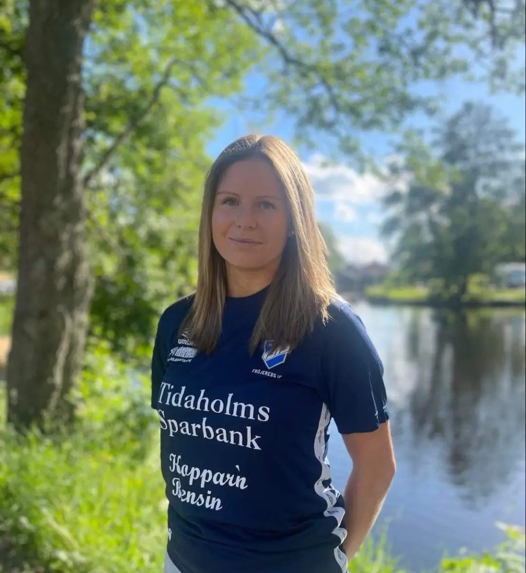 Elin Jonsson ansluter till Fröjered !