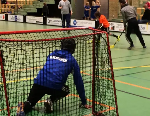 Föräldrarna fick bekänna färg mot barnen!