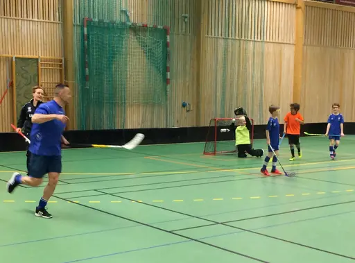 Föräldrarna fick bekänna färg mot barnen!