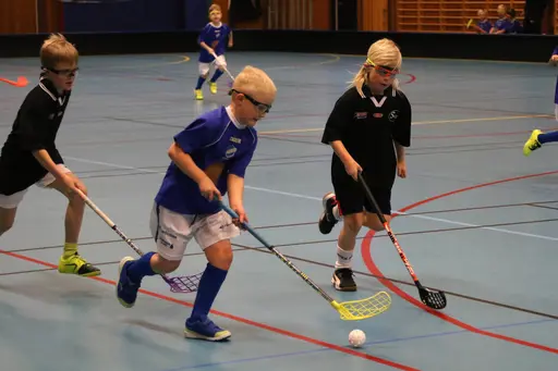 Glödhett spel trots utelåsta i -10 grader i 30 min. Imponerande!