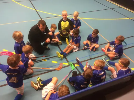 Glödhett spel trots utelåsta i -10 grader i 30 min. Imponerande!
