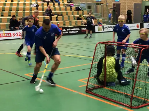 Föräldrarna fick bekänna färg mot barnen!