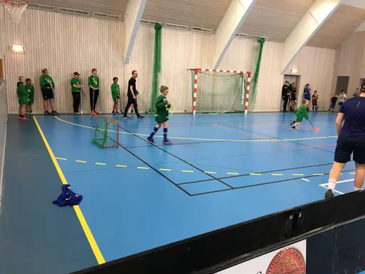 Bilder från ungsdomsavslutningen med innebandyturnering och prisutdelning