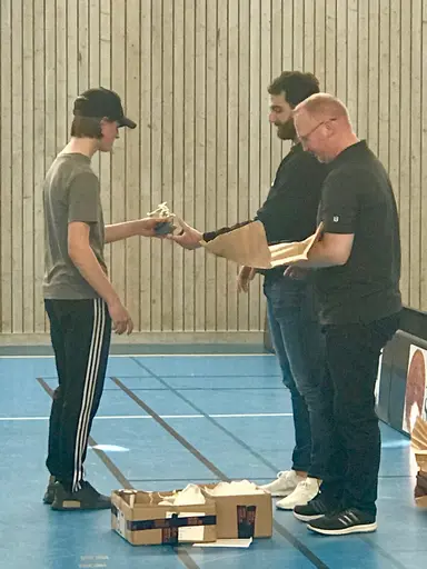 Bilder från ungsdomsavslutningen med innebandyturnering och prisutdelning