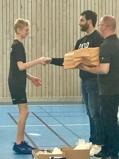 Bilder från ungsdomsavslutningen med innebandyturnering och prisutdelning