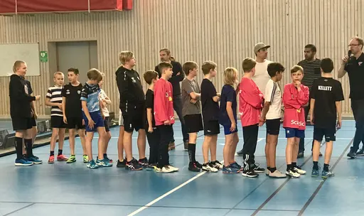 Bilder från ungsdomsavslutningen med innebandyturnering och prisutdelning