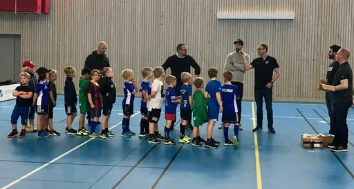 Bilder från ungsdomsavslutningen med innebandyturnering och prisutdelning