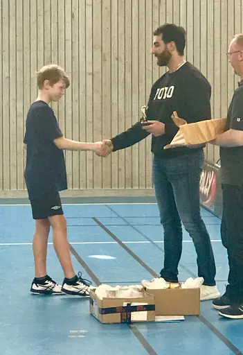 Bilder från ungsdomsavslutningen med innebandyturnering och prisutdelning