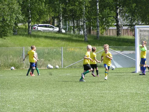 Bildspel från den gångna veckan där 128 barn- och ungdomar tränat fotboll och lekt!