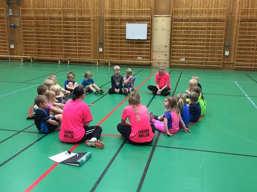 Ett bildspel från terminens första bollekspass