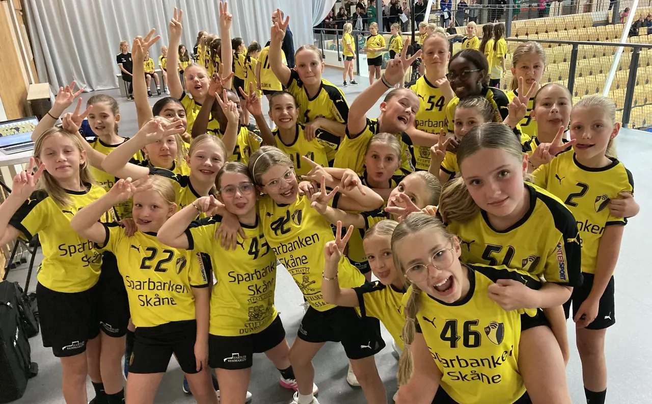Superglada tjejer på fotograferingen i tisdags!