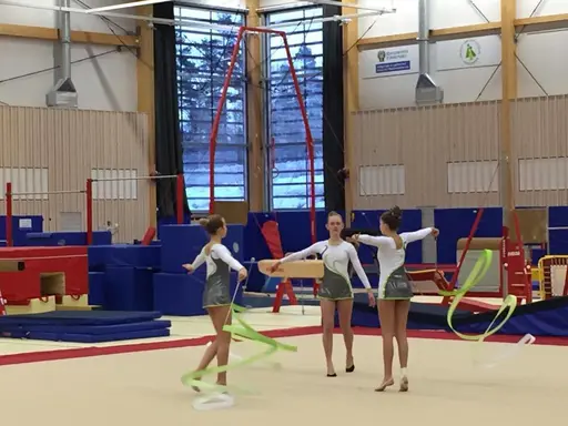 Avslutning av HT2016 med våra 3 RG-grupper - totalt nu 32 RG-gymnaster!
