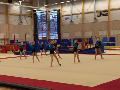 Avslutning av HT2016 med våra 3 RG-grupper - totalt nu 32 RG-gymnaster!