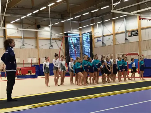 Avslutning av HT2016 med våra 3 RG-grupper - totalt nu 32 RG-gymnaster!
