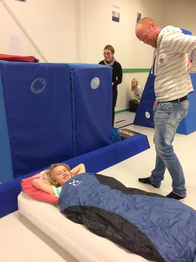 Framme i Gävle fredag kväll. Övernattning i gymnastiksal, gemensamt kvällsfika och mys! Viktigt för lagkänslan. Lördag dags för tävling. Laget slutade på en fjärde plats efter en väldigt bra insats!