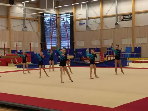 Avslutning av HT2016 med våra 3 RG-grupper - totalt nu 32 RG-gymnaster!