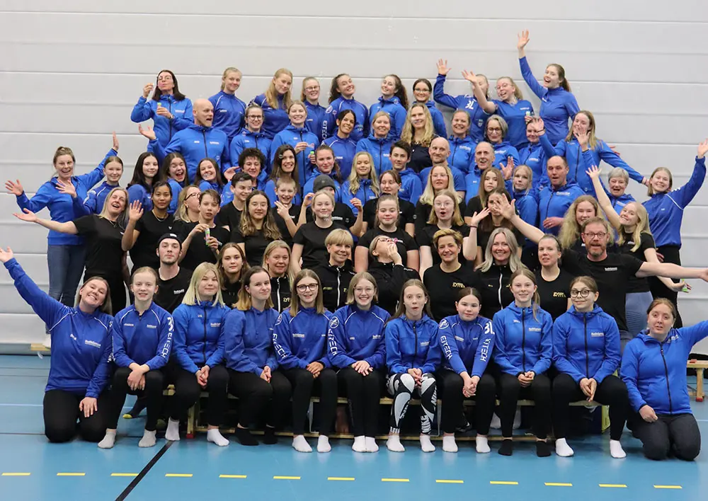 Några av föreningens fantastiska ledare i mars 2020 när vi fotade till jubileumsbilagan.