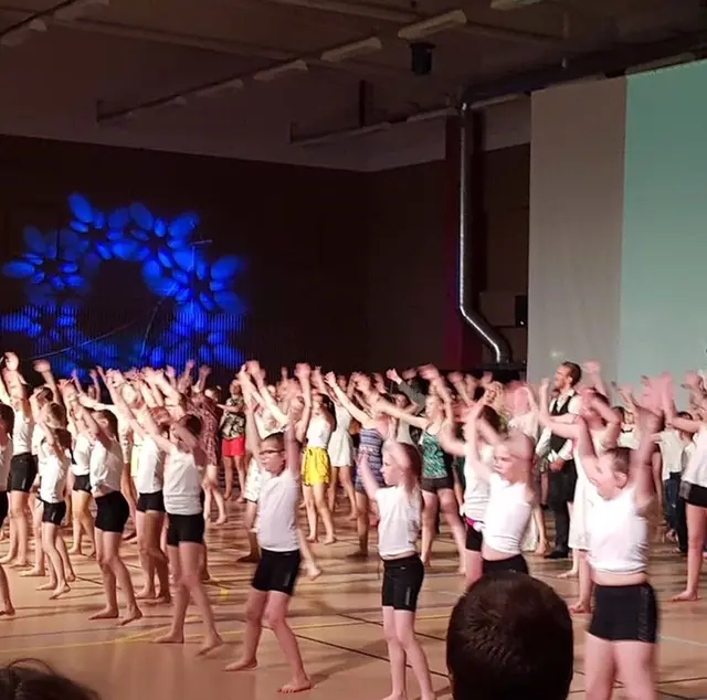 Avslutningsdansen på ungdomsföreställningen!