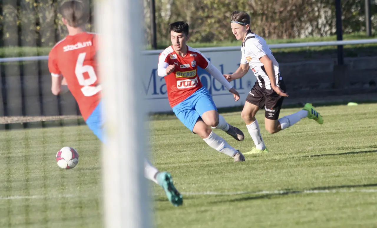 Neo Gustafsson i aktion under en juniormatch tidigare under säsongen.