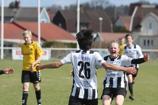 TG&IF:s P02-lag har tagit sig till semifinal i Giffcupen. Här är bilder från två av TG&IF-lagens matcher under söndagen.