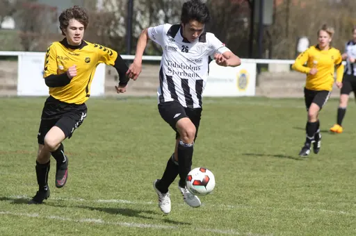 TG&IF:s P02-lag har tagit sig till semifinal i Giffcupen. Här är bilder från två av TG&IF-lagens matcher under söndagen.