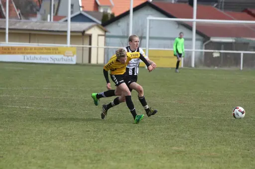 TG&IF:s P02-lag har tagit sig till semifinal i Giffcupen. Här är bilder från två av TG&IF-lagens matcher under söndagen.