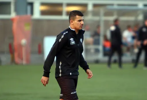 De har registrerat sig som spelare i andra föreningar under frimånaden.