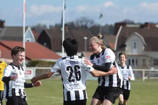 TG&IF:s P02-lag har tagit sig till semifinal i Giffcupen. Här är bilder från två av TG&IF-lagens matcher under söndagen.