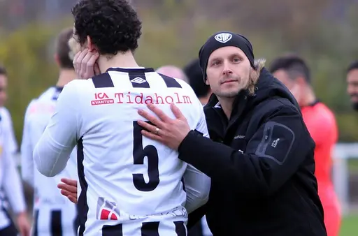 De har registrerat sig som spelare i andra föreningar under frimånaden.