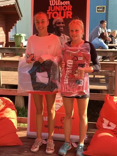 Några bilder från RM. SFTK spelarna står till höger på varje bild. Klicka för större bilder!