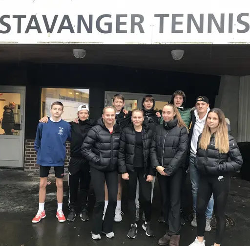 Klicka för att se större bilder i bildspel. Från SFTK deltog Matteus Olander, Adrian Lüddeckens, Klara Nelander, Emma Lindh och Emilia Valentinsson som tränar hos oss ibland.