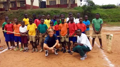 KLicka på valfri bild för att öppna ett bildspel från förra gången Claes var i Uganda med sitt projekt.