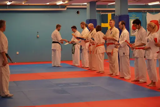 Gradering vid Söråkers Kyokushin karate. Examinator: Shihan Håkan Nygren