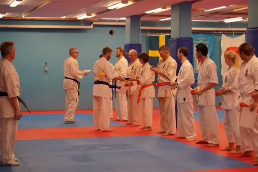 Gradering vid Söråkers Kyokushin karate. Examinator: Shihan Håkan Nygren