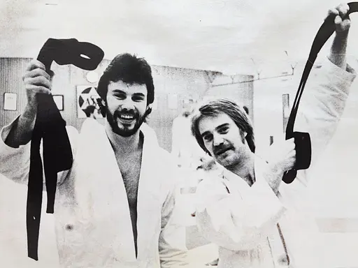 Från starten 1971 har när decenniet kommit till ända sju medlemmar uppnått dangrader. Sundsvalls Budoklubb kan även stoltsera med Sveriges första kvinnliga svartbälte i ju-jutsu, Kristina Eriksson.