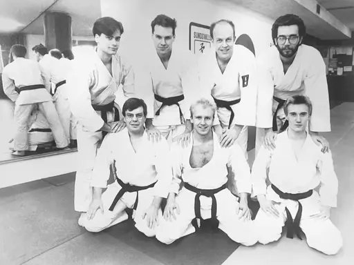 Under 90-talet tilldelades ytterligare trettionio olika dangrader. Detta är SBK:s absoluta storhetstid och vi toppar i Sverige över antalet medlemmar totalt som erhållit dangrader i ju-jutsu.