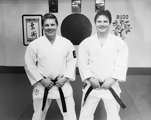 Under 90-talet tilldelades ytterligare trettionio olika dangrader. Detta är SBK:s absoluta storhetstid och vi toppar i Sverige över antalet medlemmar totalt som erhållit dangrader i ju-jutsu.