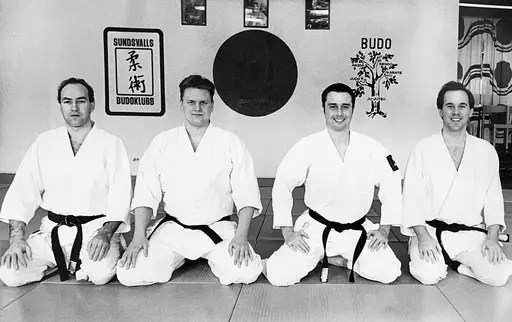 Under 90-talet tilldelades ytterligare trettionio olika dangrader. Detta är SBK:s absoluta storhetstid och vi toppar i Sverige över antalet medlemmar totalt som erhållit dangrader i ju-jutsu.